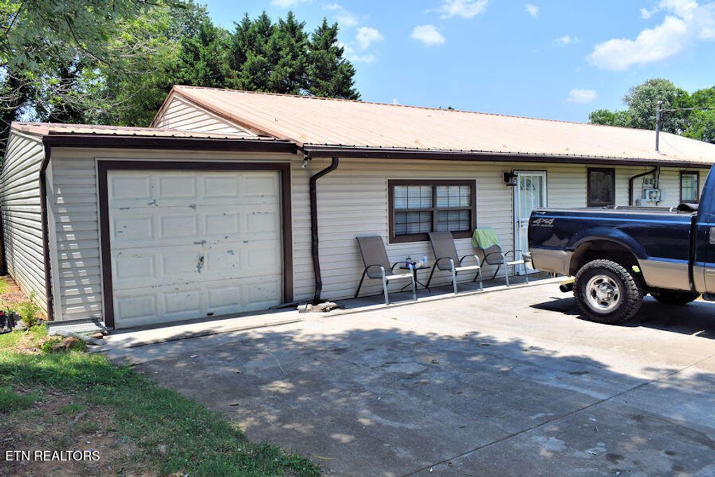 Photo of 123 Colonial Circle Circle, Seymour, TN 37865 (MLS # 1308029)