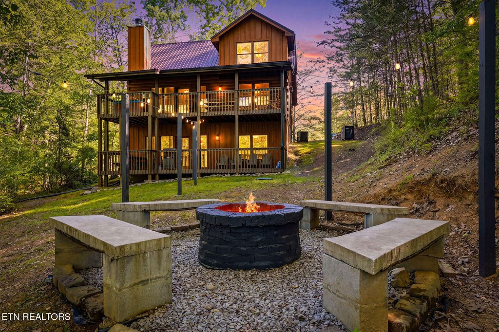 Photo of 3201 Bear Country Way, Sevierville, TN 37876 (MLS # 1309364)