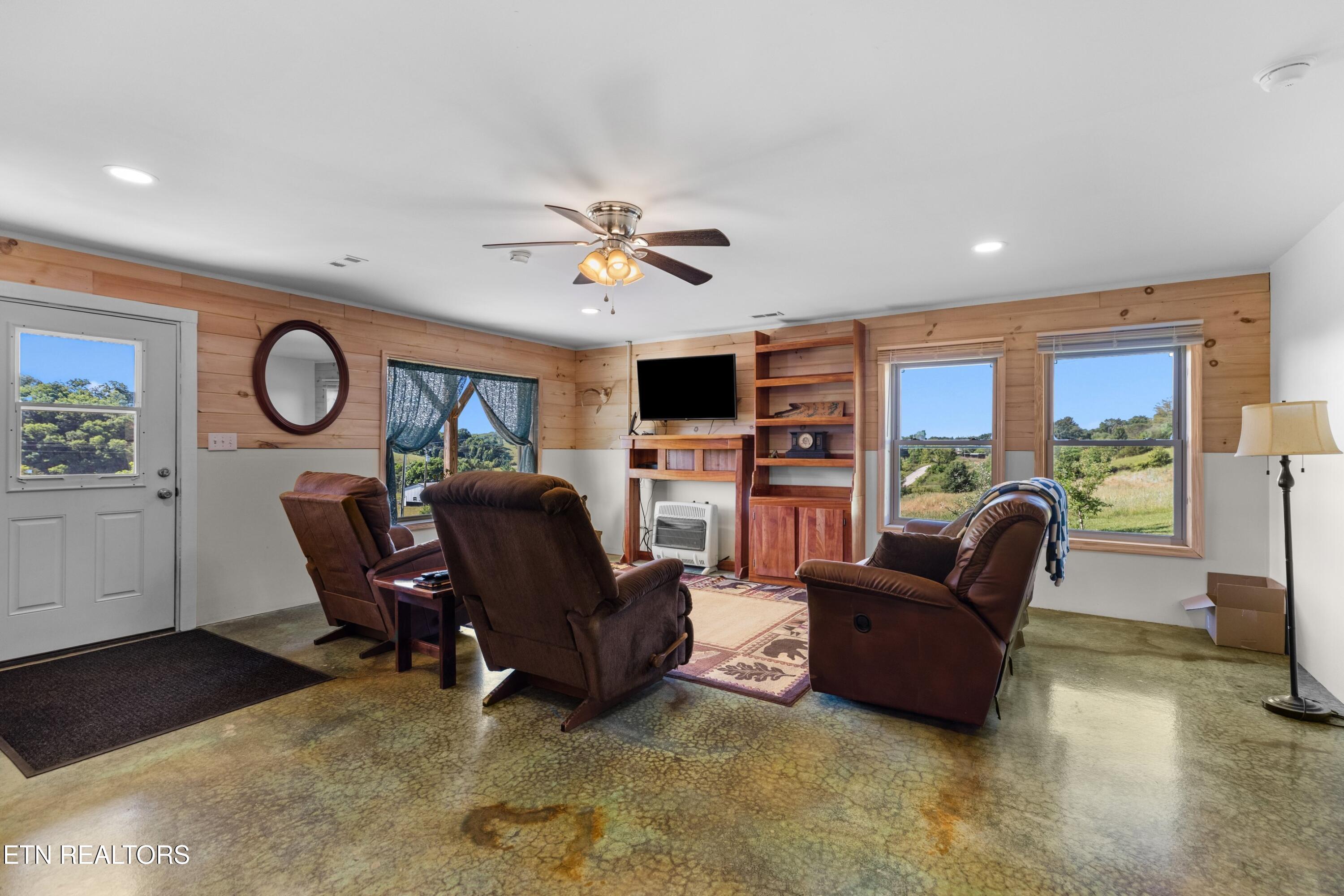 1945 Brown Springs Rd