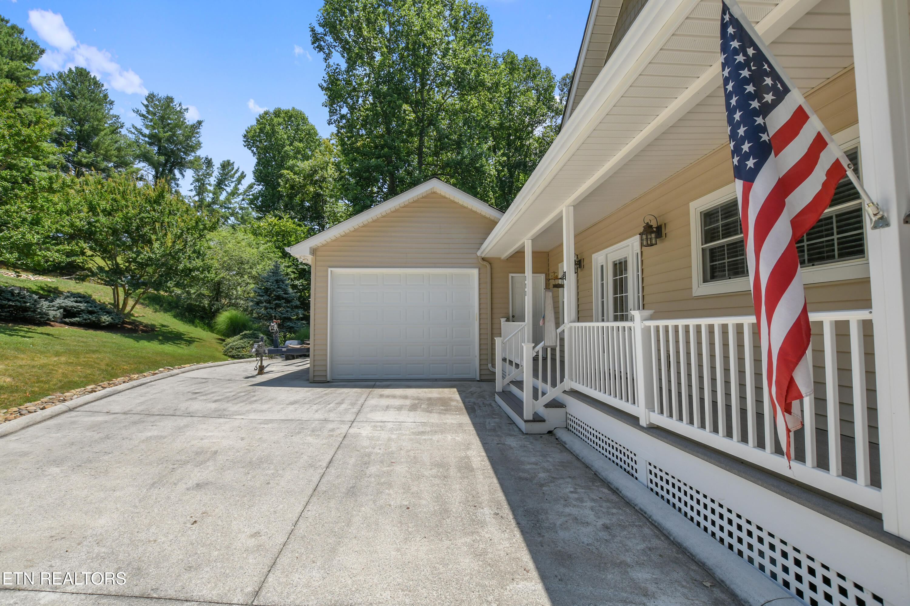 111 Deer Run Point