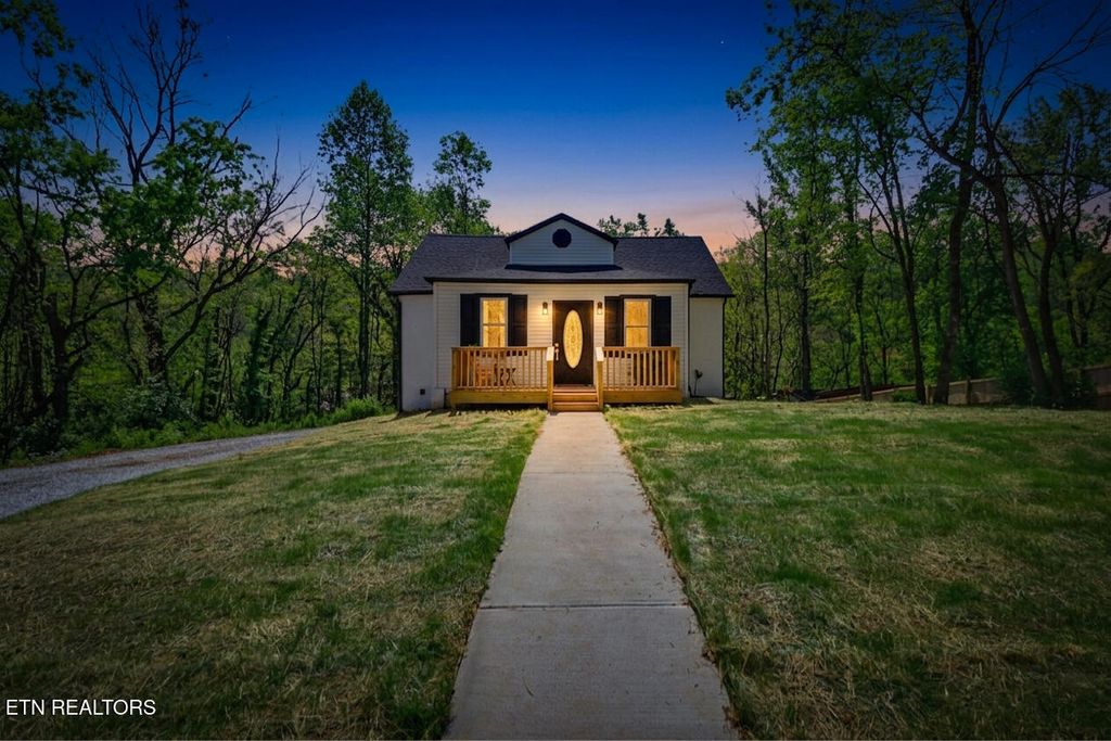 Photo of 4233 Old State Rd, Knoxville, TN 37914 (MLS # 1336952)
