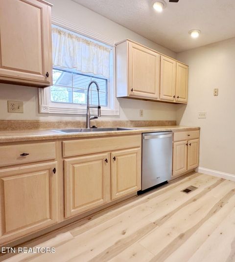 Tiny photo for 305 Orchard Knob Rd, Clinton, TN 37716 (MLS # 1334599)