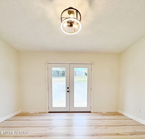 Tiny photo for 305 Orchard Knob Rd, Clinton, TN 37716 (MLS # 1334599)