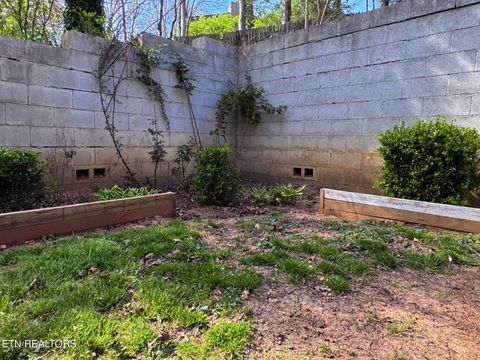 Tiny photo for 305 Orchard Knob Rd, Clinton, TN 37716 (MLS # 1334599)