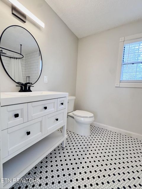 Tiny photo for 305 Orchard Knob Rd, Clinton, TN 37716 (MLS # 1334599)