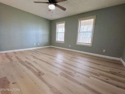 Tiny photo for 305 Orchard Knob Rd, Clinton, TN 37716 (MLS # 1334599)