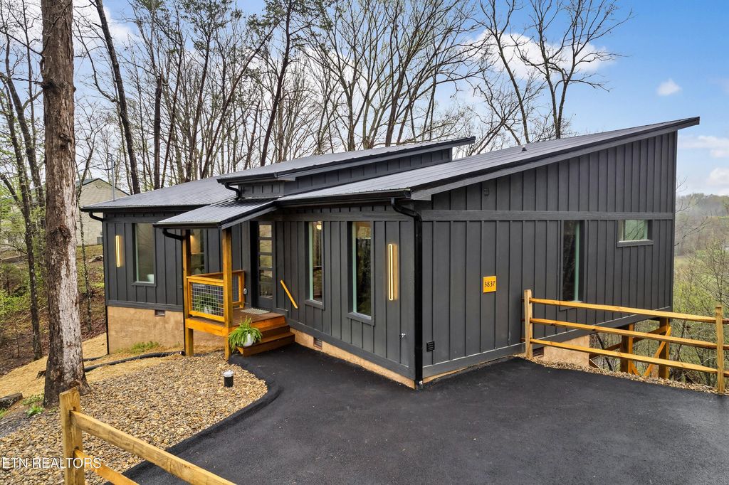 Photo of 1079 Pleasure Rd, Sevierville, TN 37876 (MLS # 1328487)