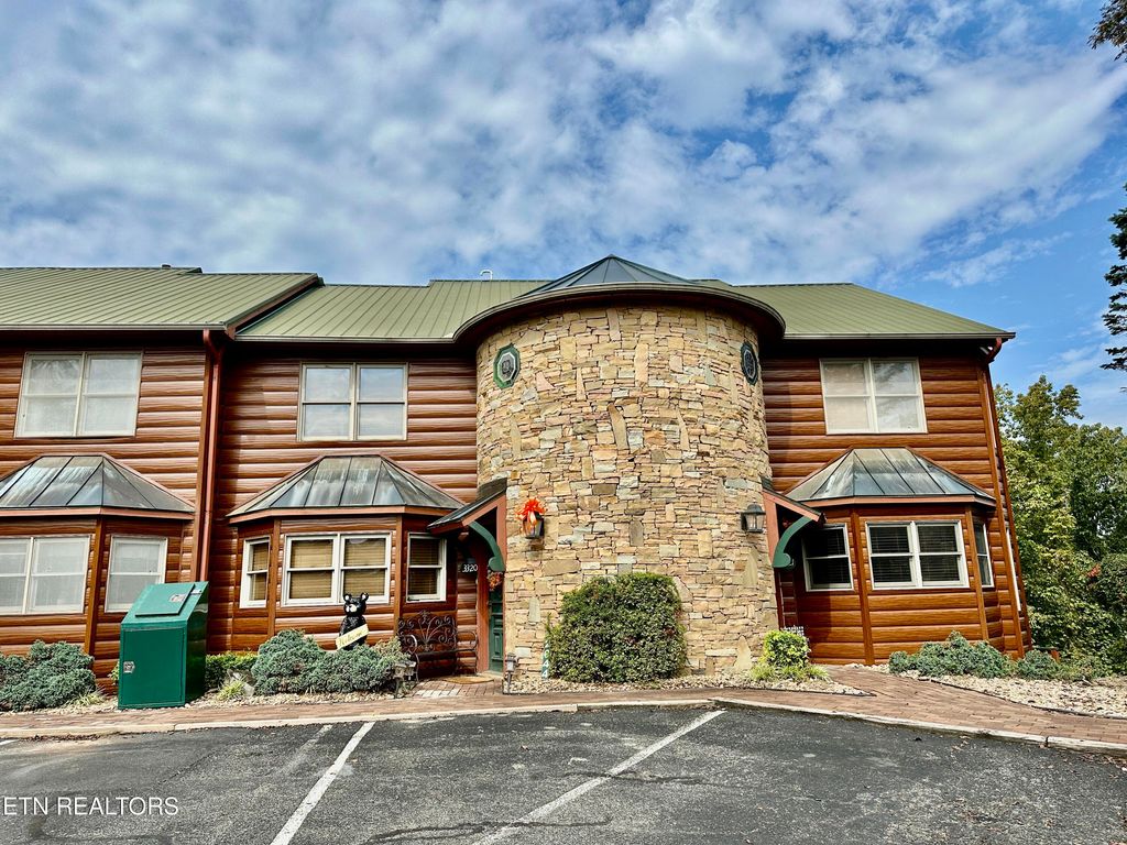 Photo of 2044 Hickory Ridge Way #3321, Sevierville, TN 37862 (MLS # 1316569)