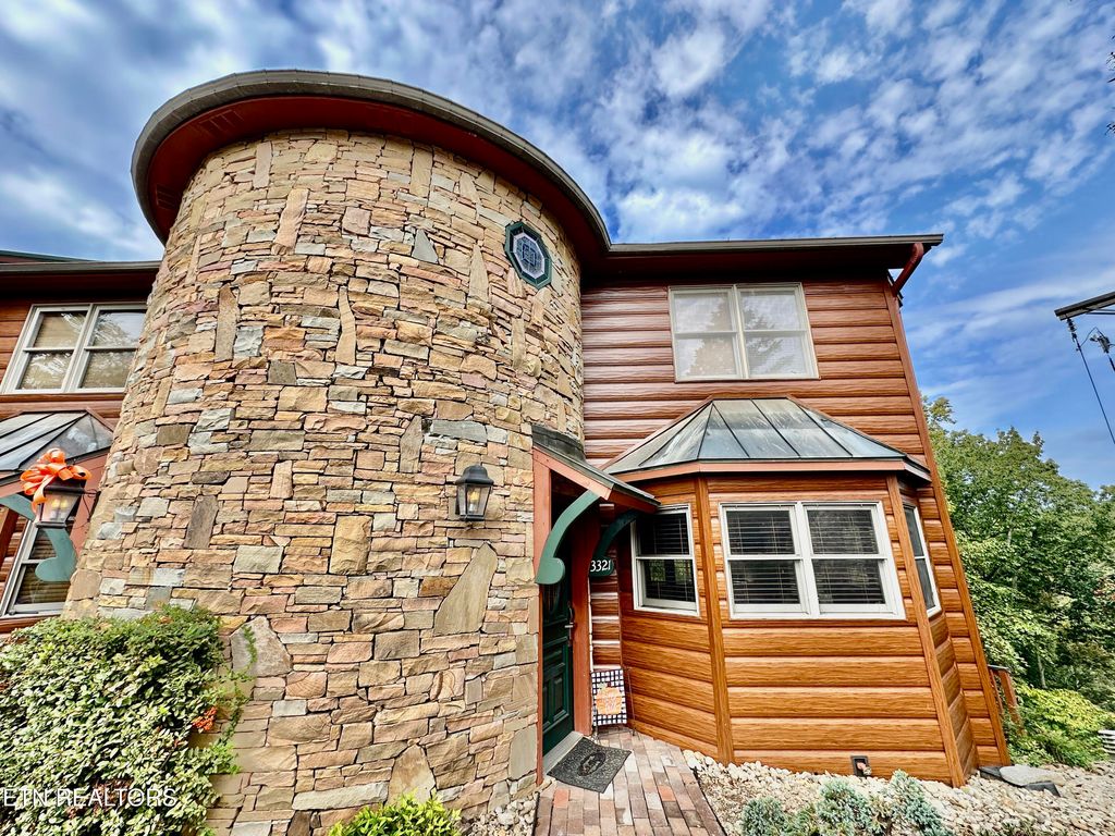 Photo of 2044 Hickory Ridge Way #3321, Sevierville, TN 37862 (MLS # 1316569)