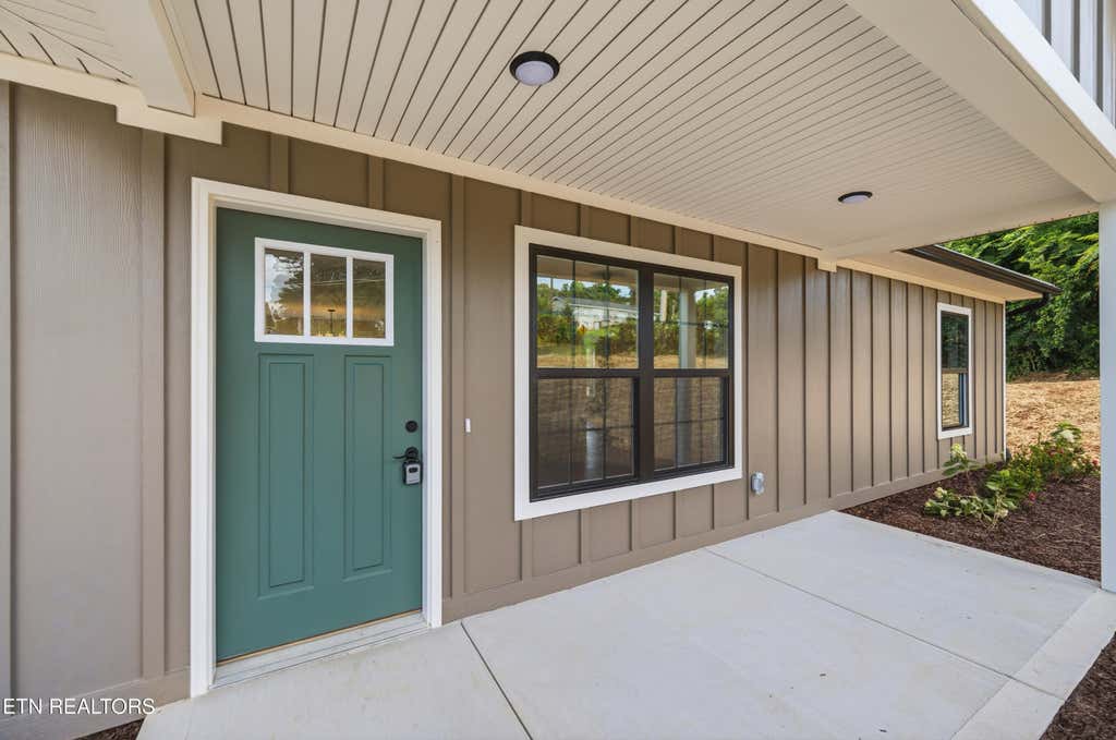 Photo of 2816 Holiday Hills Rd, Kodak, TN 37764 (MLS # 1350590)