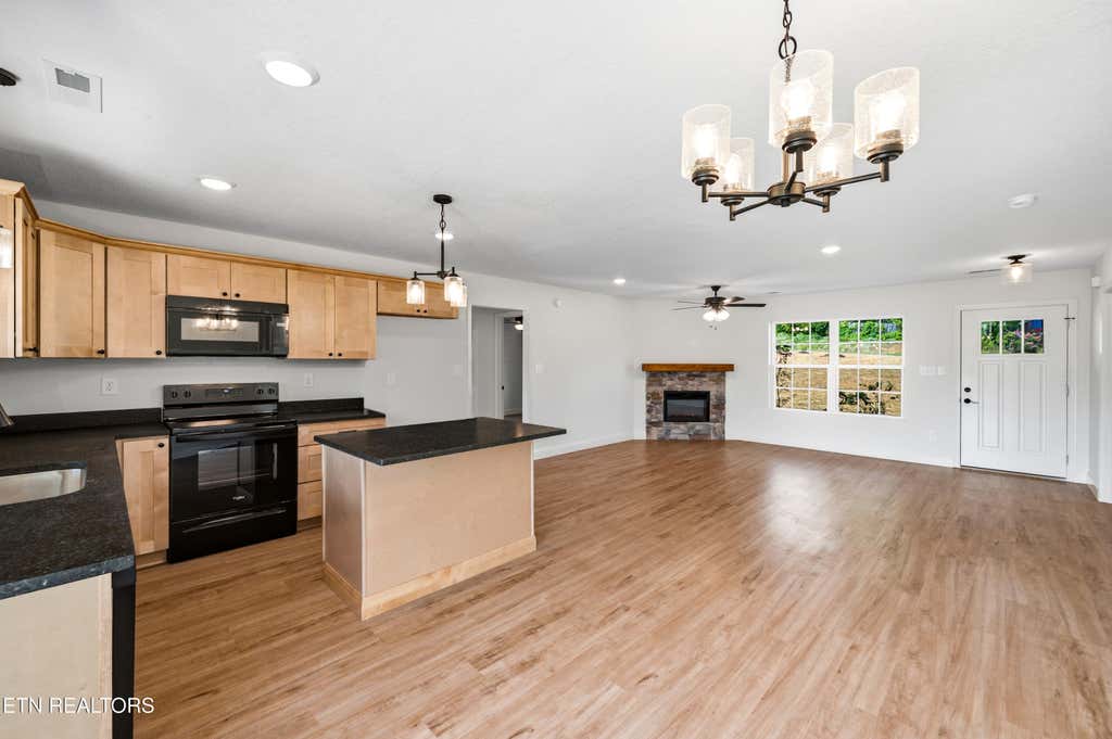 Photo of 2816 Holiday Hills Rd, Kodak, TN 37764 (MLS # 1350590)