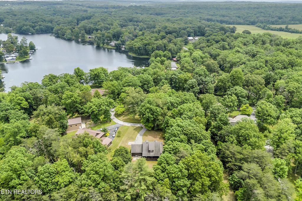 Photo of 81 Pine Tree Circle, Crossville, TN 38571 (MLS # 1303815)
