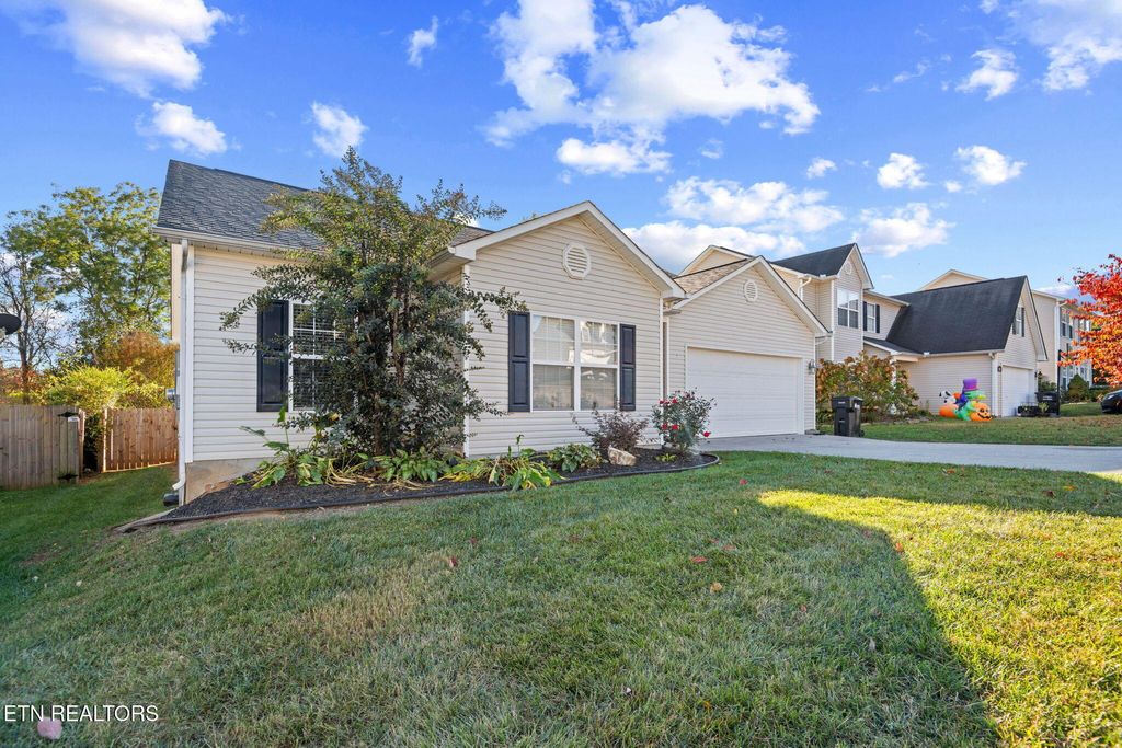 Photo of 2028 Cartmill Drive, Powell, TN 37849 (MLS # 1323373)