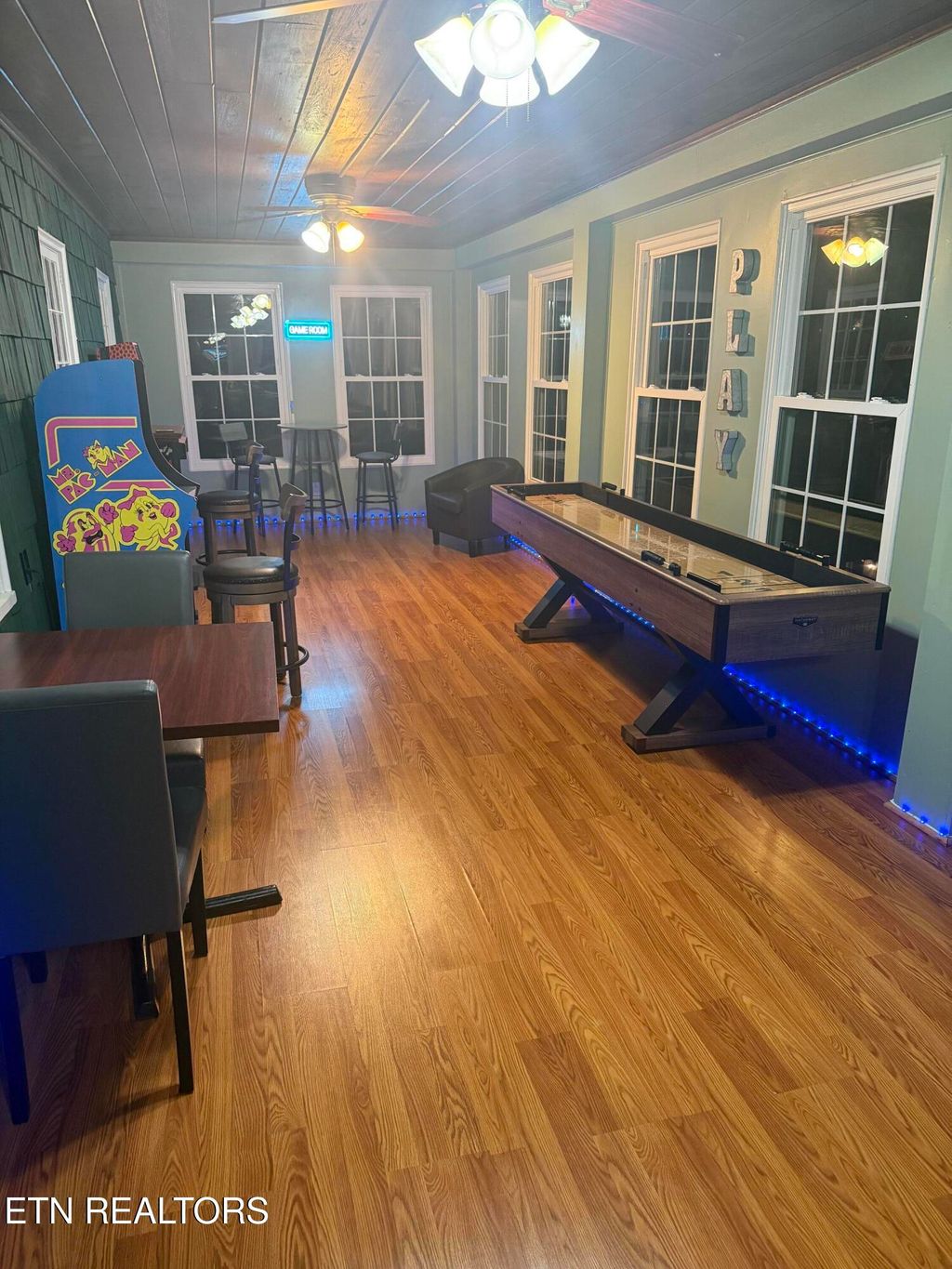 Photo of 204 Hill St, Gatlinburg, TN 37738 (MLS # 1338998)