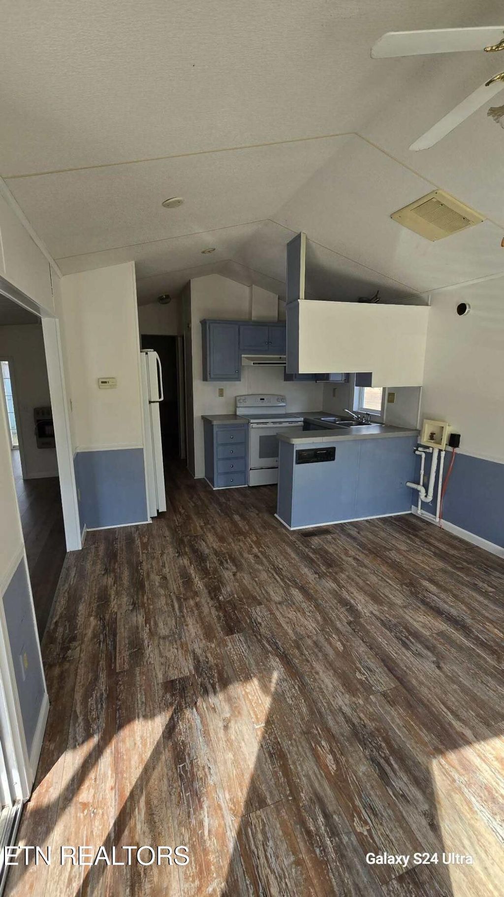 Photo of 63 Apache Tr, Crossville, TN 38572 (MLS # 1333691)