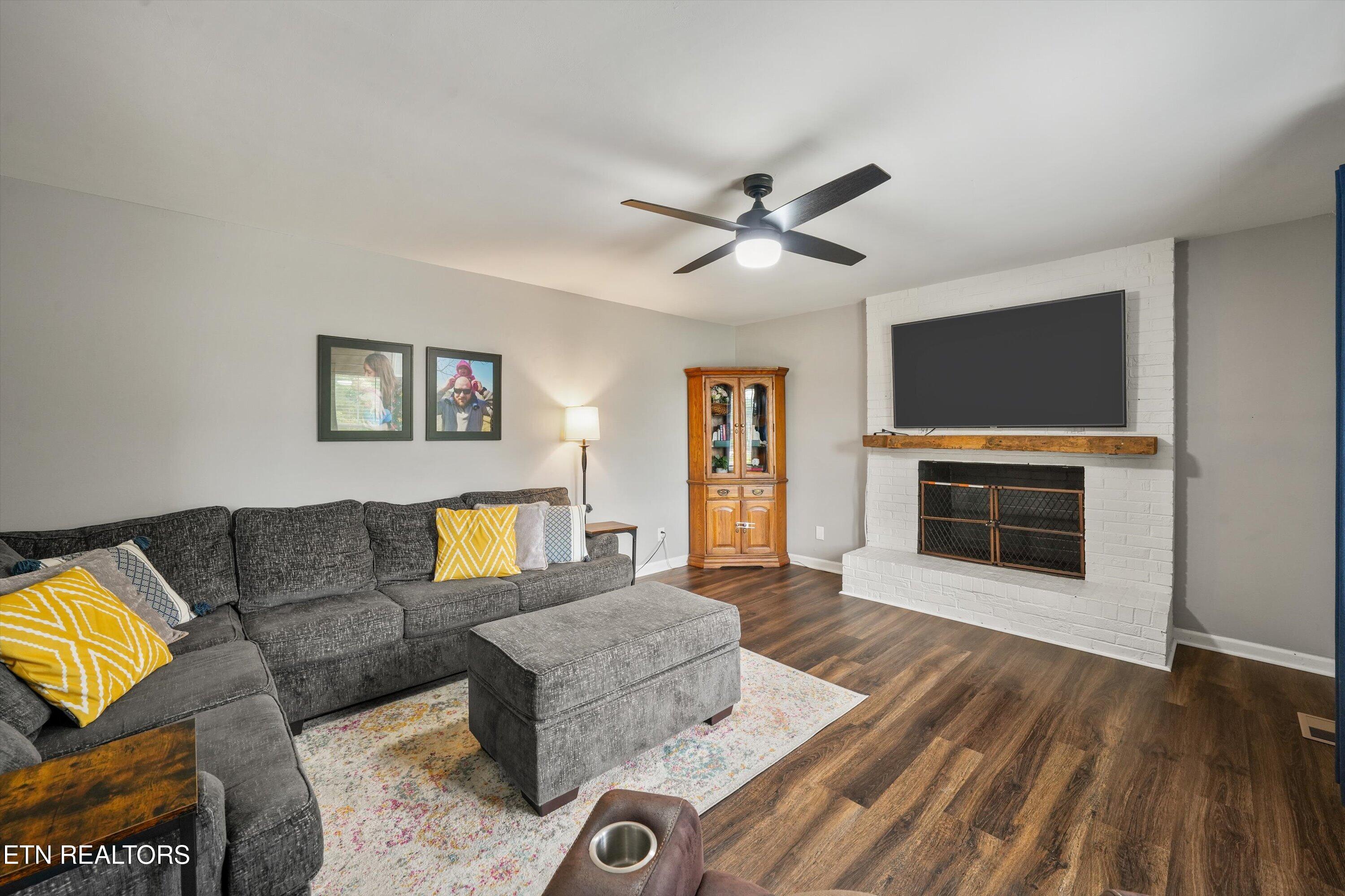 2527 Robinson Drive