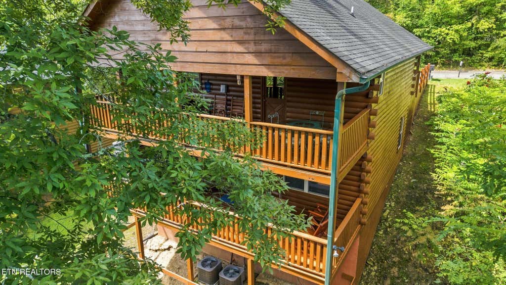 Photo of 440 Oak Sky Way, Sevierville, TN 37876 (MLS # 1352945)