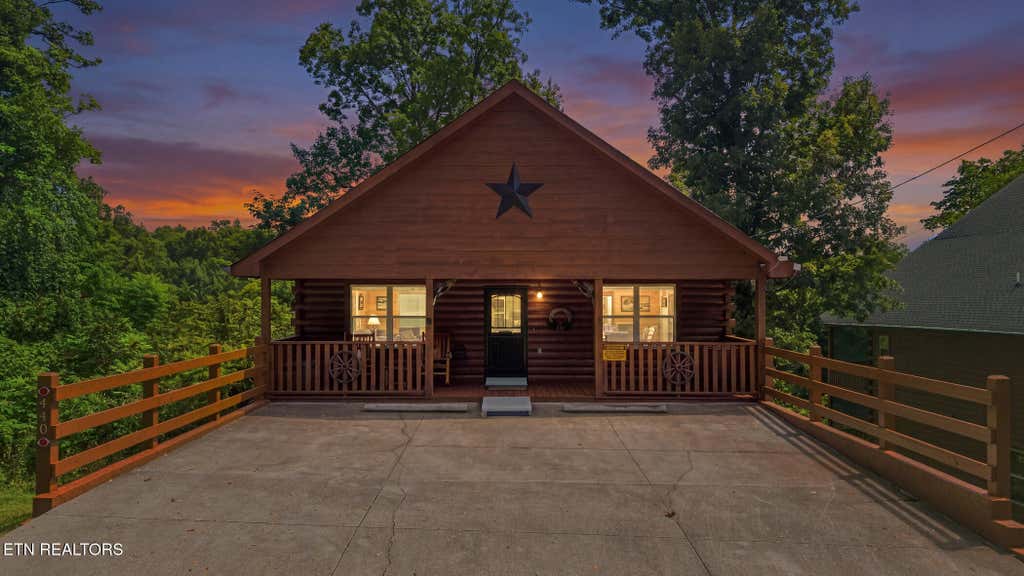 Photo of 440 Oak Sky Way, Sevierville, TN 37876 (MLS # 1352945)