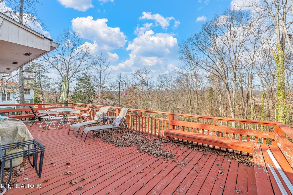 Photo of 129 Cumberland View Drive, Oak Ridge, TN 37830 (MLS # 1324798)
