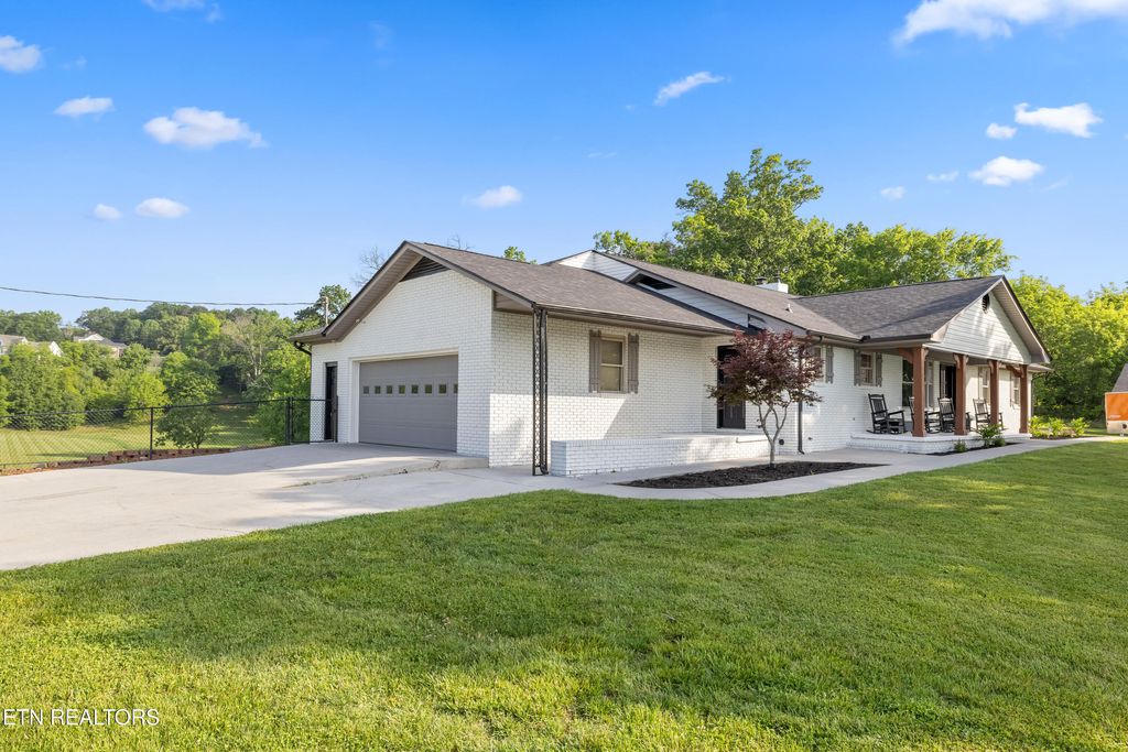 Photo of 8307 Stoney View Lane, Corryton, TN 37721 (MLS # 1301274)