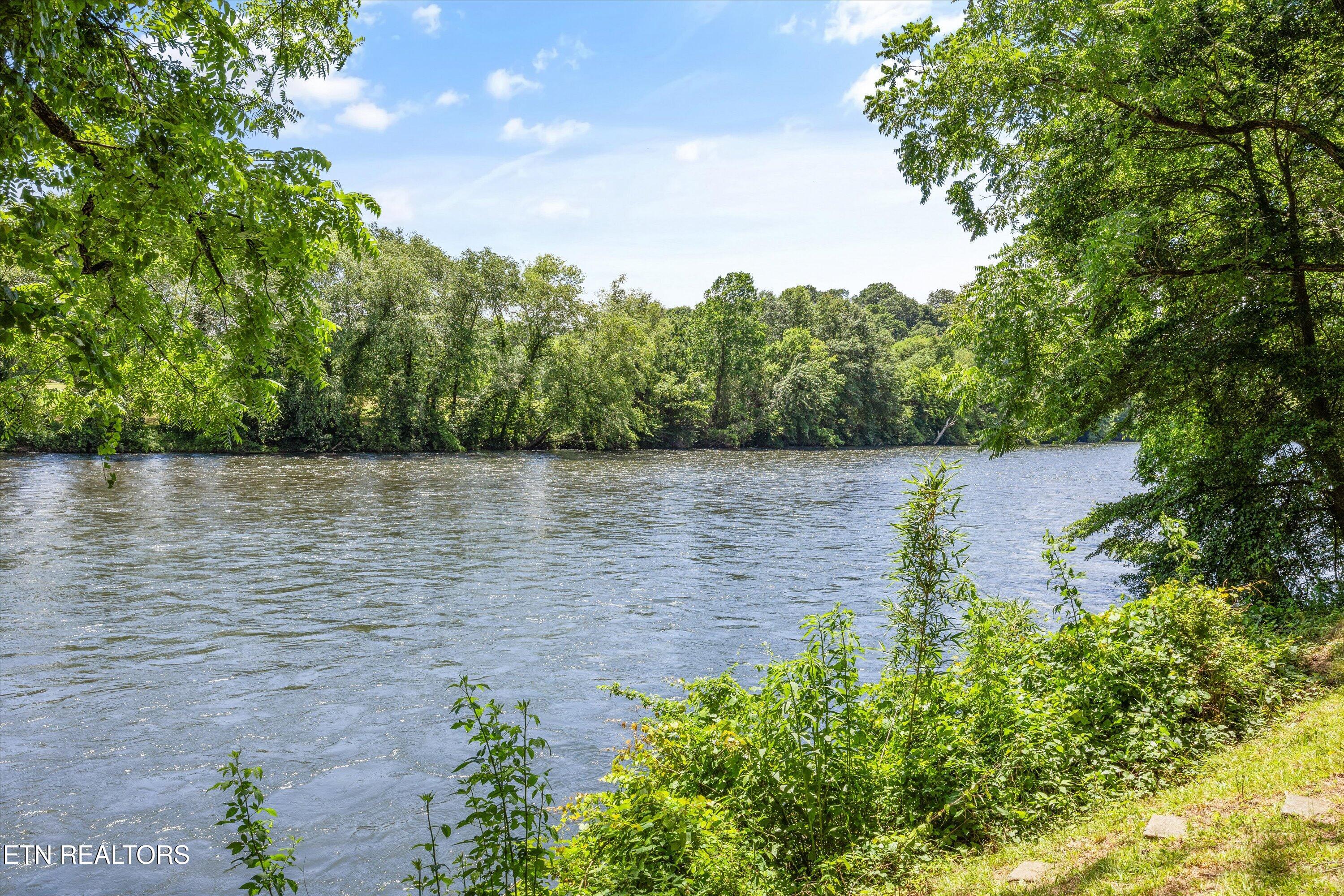 284 Savannah Shores Drive