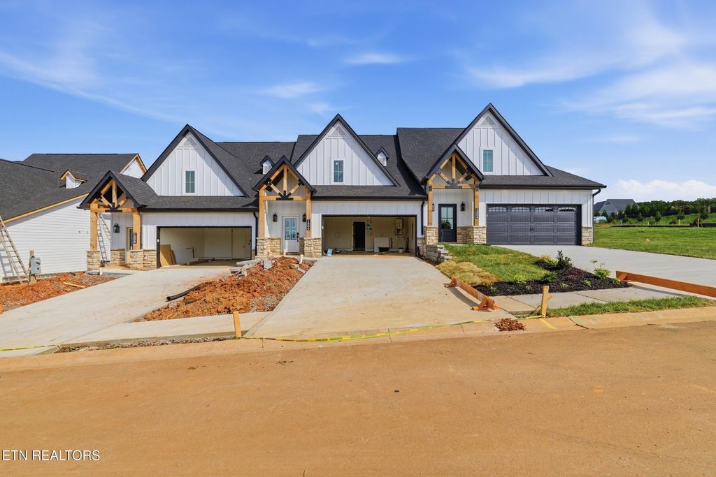 Photo of 1806 Poplar Spgs Place, Maryville, TN 37803 (MLS # 1338441)
