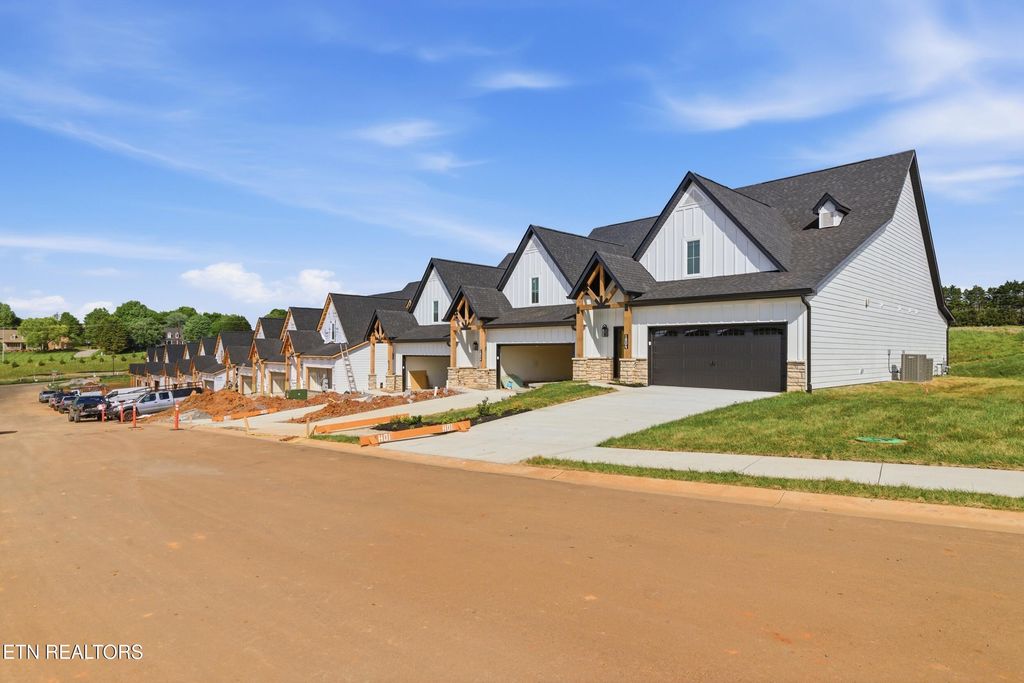 Photo of 1806 Poplar Spgs Place, Maryville, TN 37803 (MLS # 1338441)