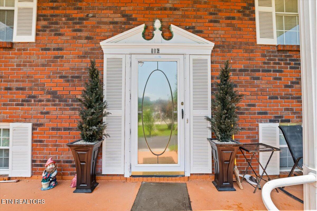 116 Oak St