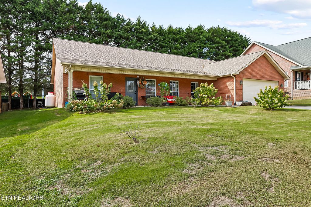 Photo of 1511 Mayapple Drive, Maryville, TN 37801 (MLS # 1319203)