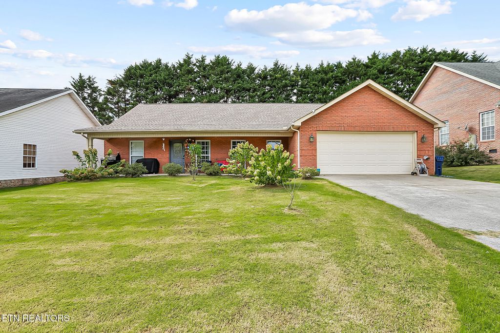 Photo of 1511 Mayapple Drive, Maryville, TN 37801 (MLS # 1319203)