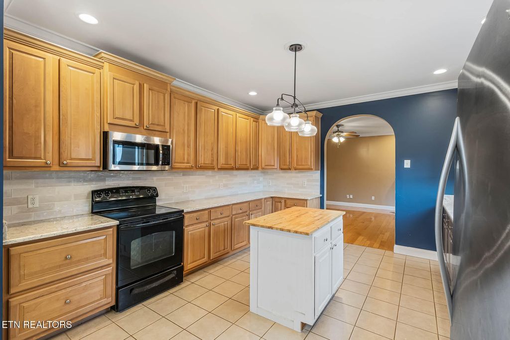 Photo of 218 Pebble Court, Lenoir City, TN 37772 (MLS # 1324243)