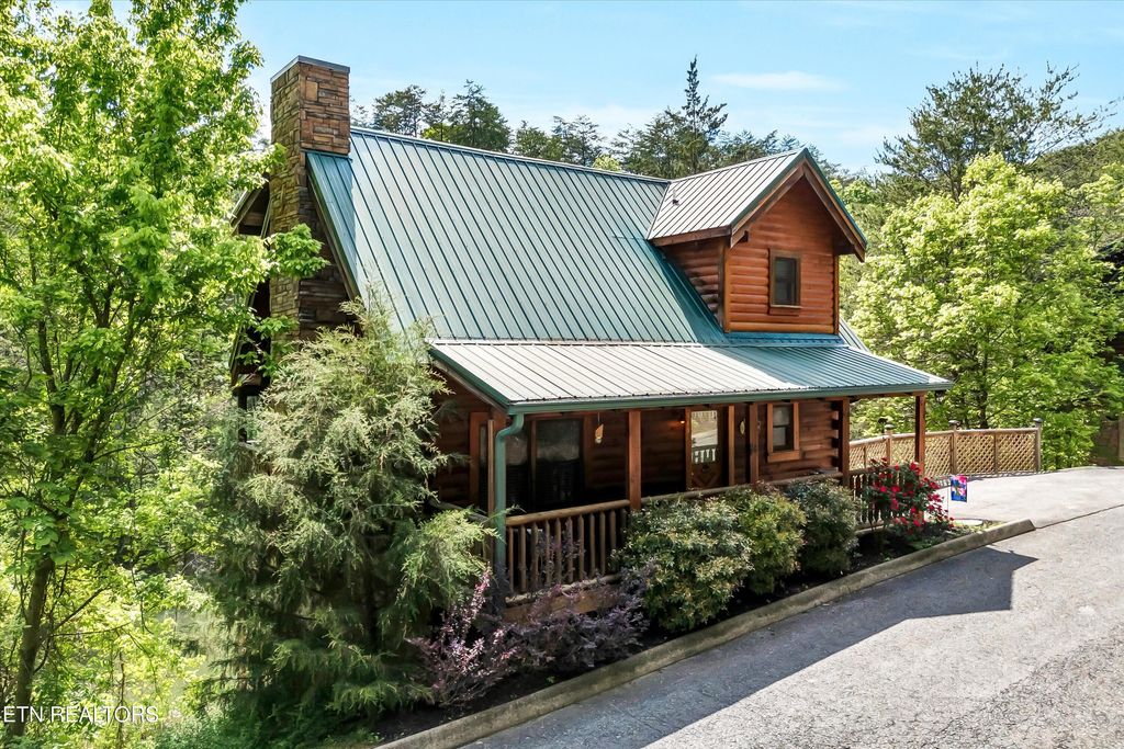 Photo of 3406 Merlin Way, Pigeon Forge, TN 37862 (MLS # 1290695)