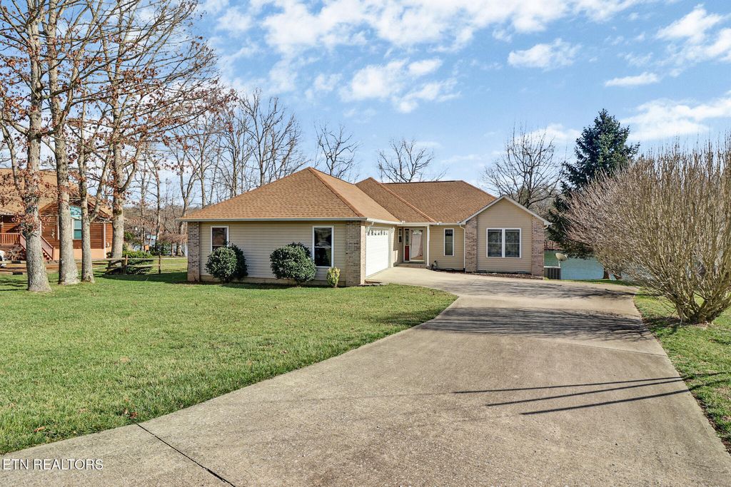 Photo of 1426 War Eagle Drive, Crossville, TN 38572 (MLS # 1330830)