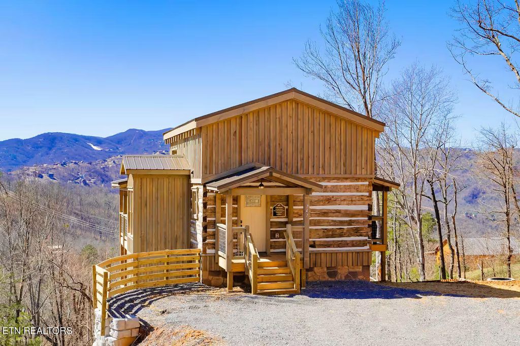 Photo of 747 Fox Hollow Rd, Gatlinburg, TN 37738 (MLS # 1309619)