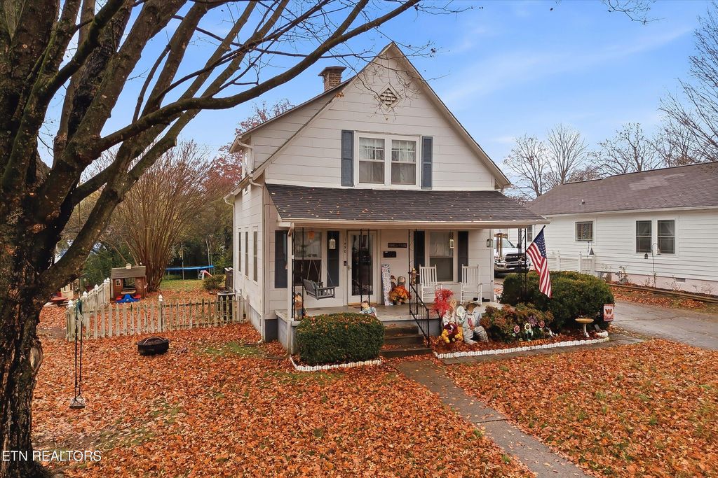 Photo of 1450 Dalton St, Alcoa, TN 37701 (MLS # 1322800)