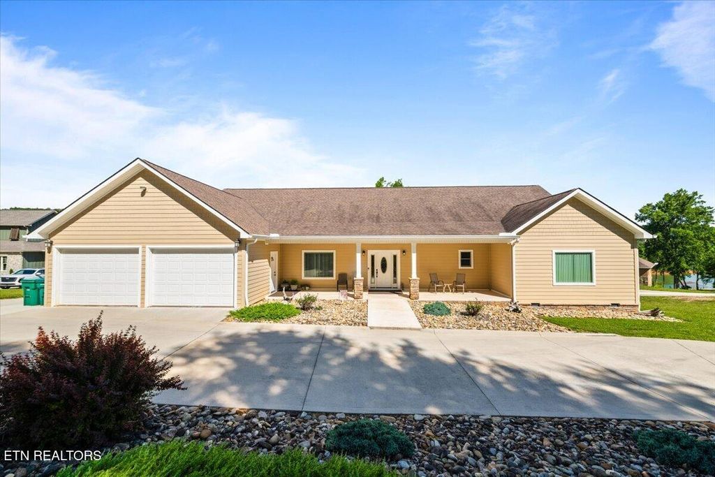 Photo of 1380 E Norris Point Rd, LaFollette, TN 37766 (MLS # 1345949)