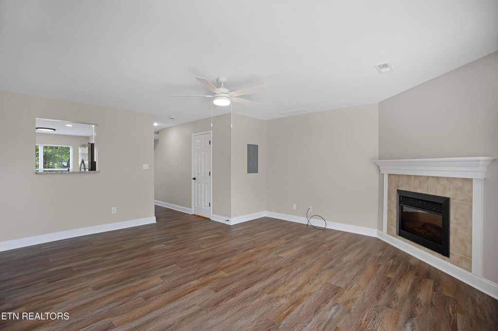 Photo of 2425 Hallerins Court, Maryville, TN 37801 (MLS # 1310592)