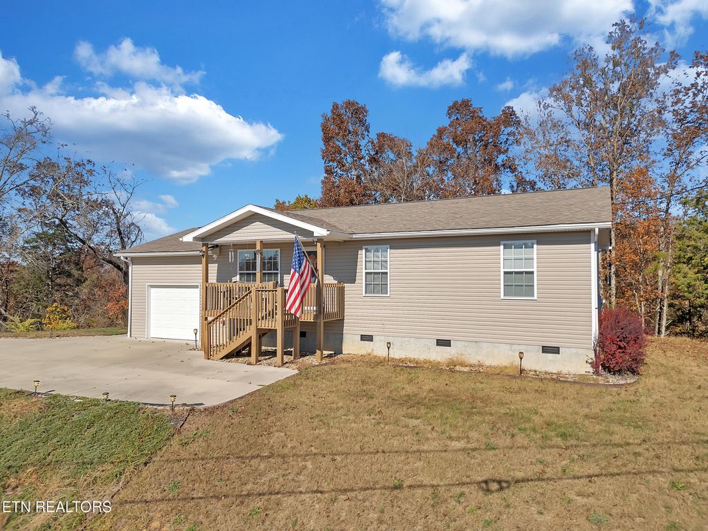 Photo of 1044 Lake Smoky Rd, Sevierville, TN 37876 (MLS # 1321305)