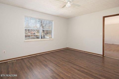 Tiny photo for 517 Bowman Bend Rd, Harriman, TN 37748 (MLS # 1328274)