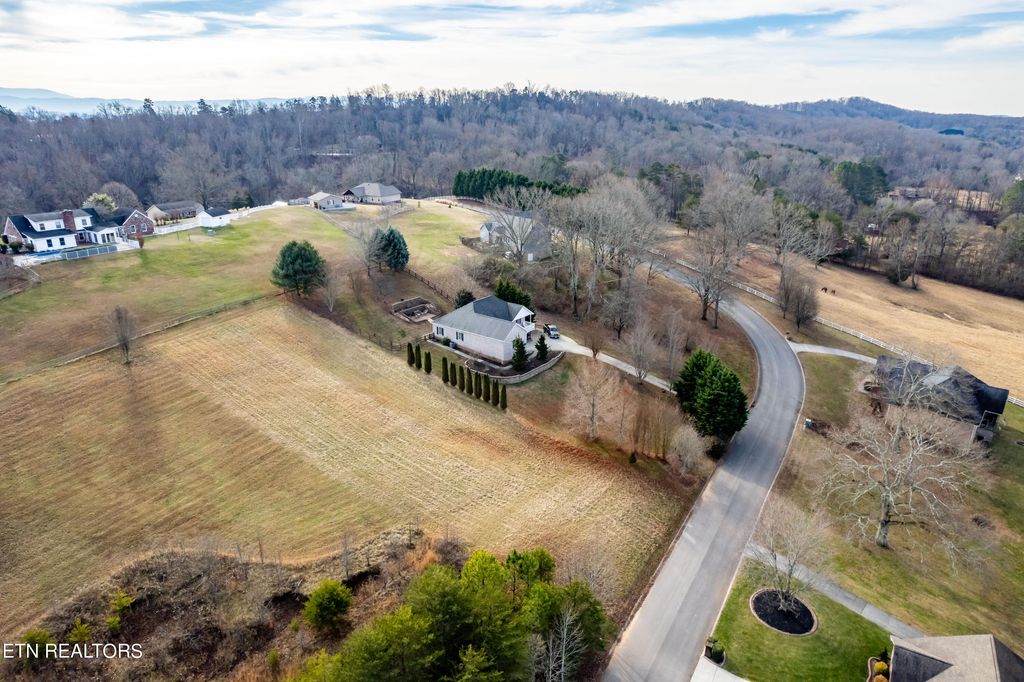 Photo of 2440 Whisper Creek Drive, Friendsville, TN 37737 (MLS # 1249506)