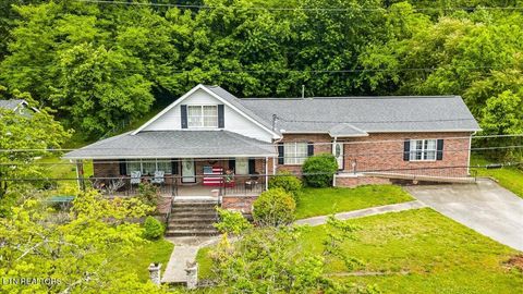 Tiny photo for 915 Cherry St, LaFollette, TN 37766 (MLS # 1340551)