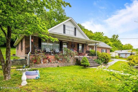 Tiny photo for 915 Cherry St, LaFollette, TN 37766 (MLS # 1340551)