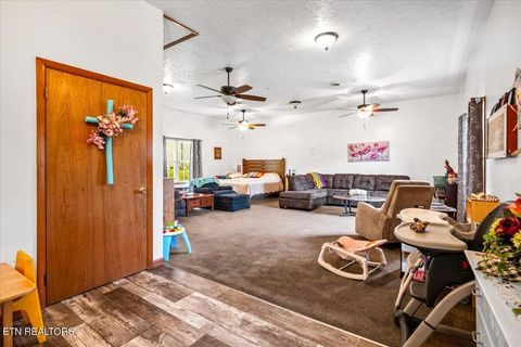Tiny photo for 915 Cherry St, LaFollette, TN 37766 (MLS # 1340551)