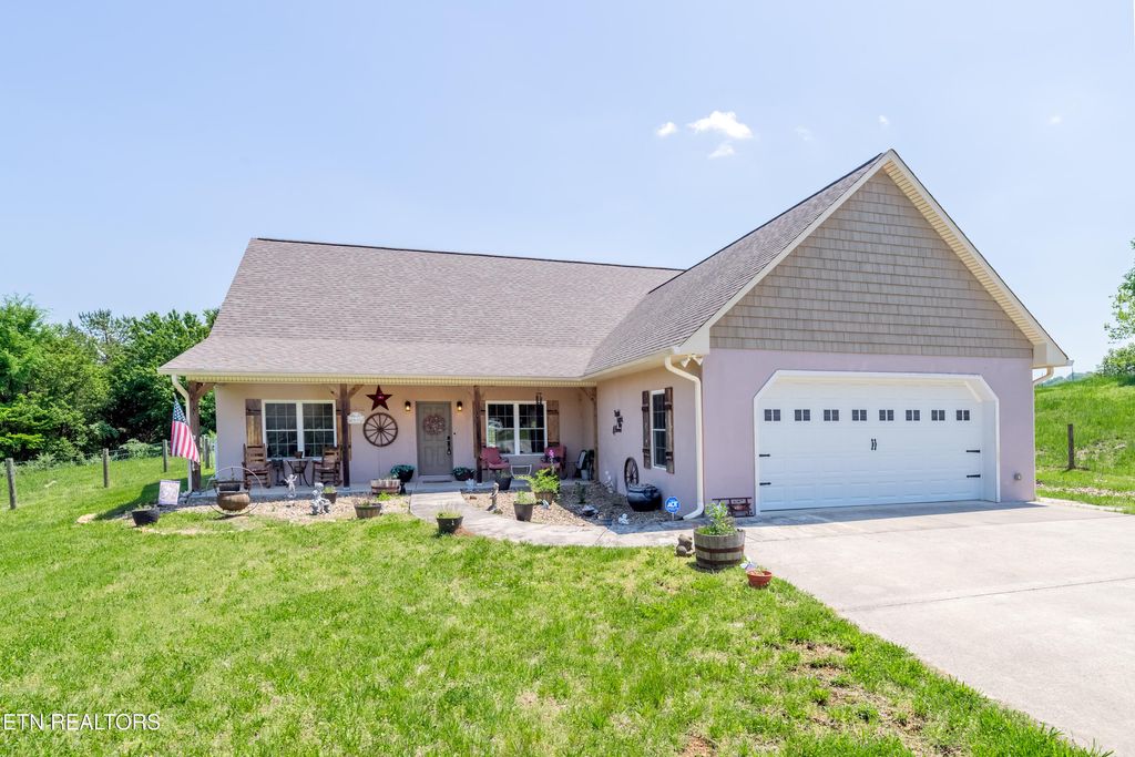 Photo of 639 Buck Creek Rd, Kingston, TN 37763 (MLS # 1300003)