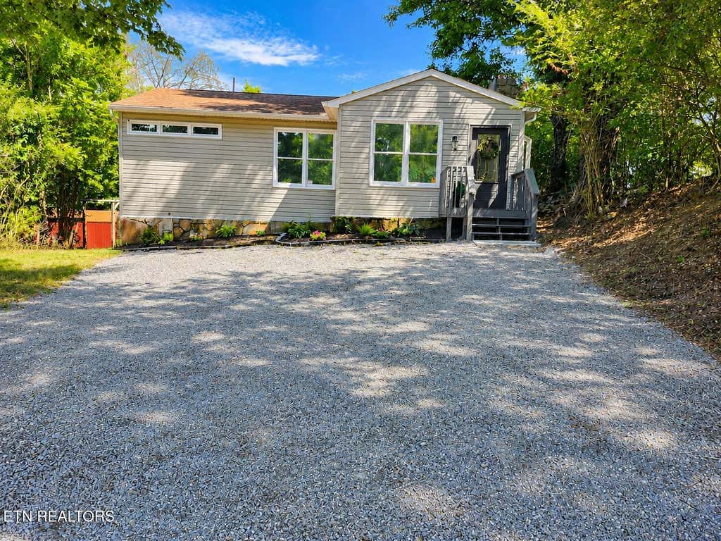 Photo of 112 Pleasant Lane, Clinton, TN 37716 (MLS # 1350657)