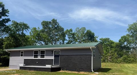 Photo of 208 Greenwood Cir, Madisonville, TN 37354 (MLS # 1338518)