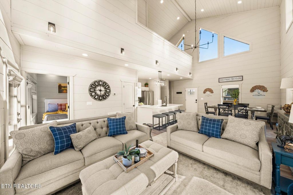 Photo of 506 Warbonnet Way, Pigeon Forge, TN 37863 (MLS # 1319059)