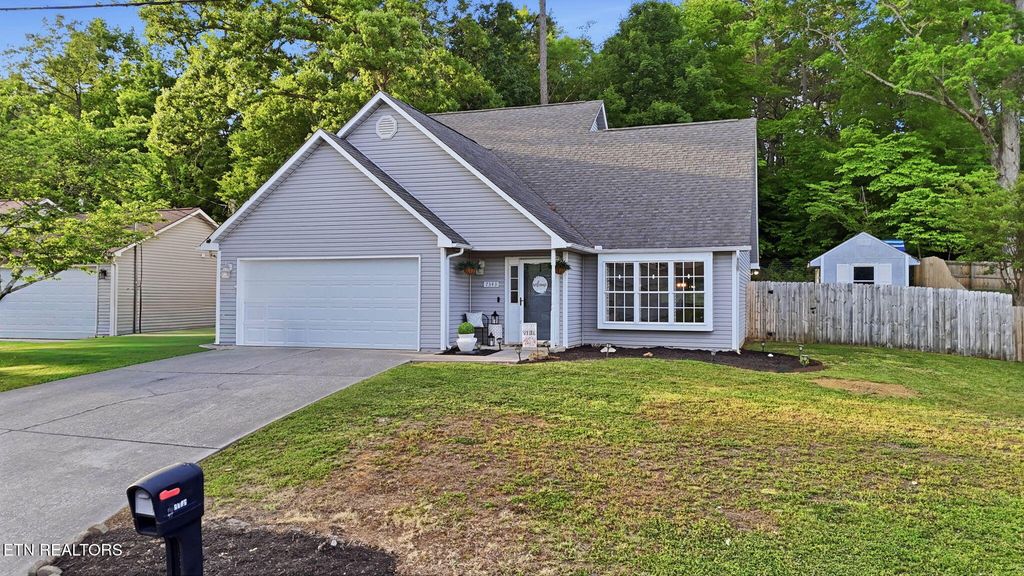 Photo of 7343 Kilbridge Drive, Knoxville, TN 37924 (MLS # 1339110)