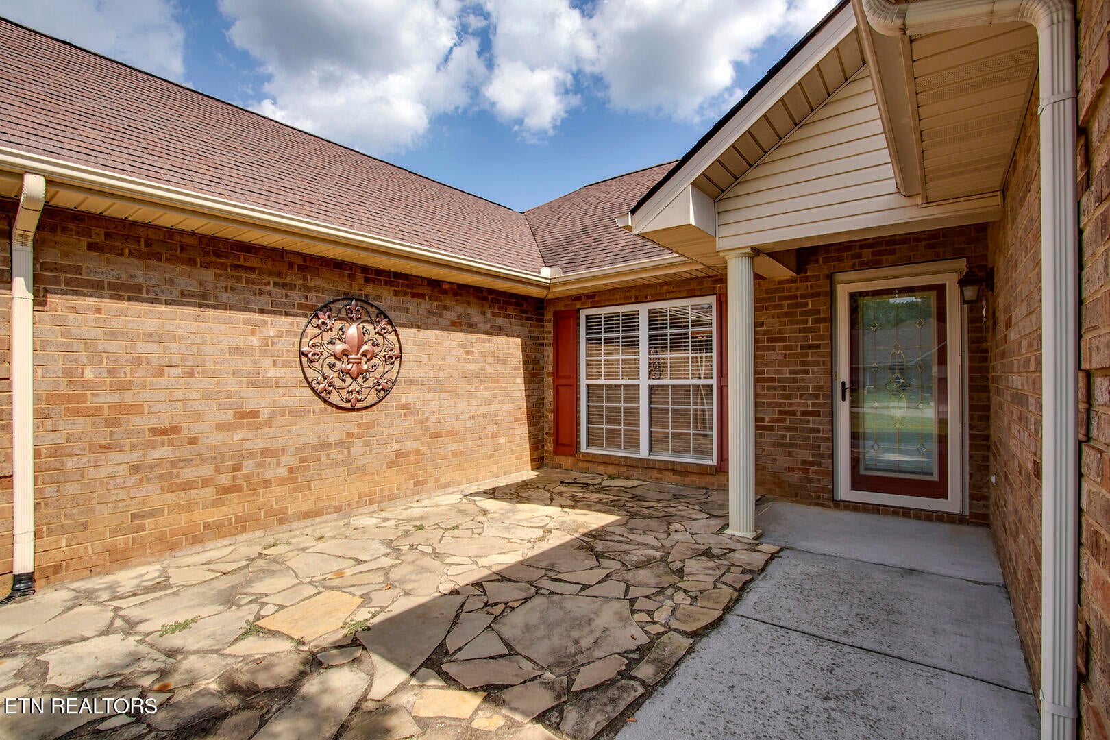 250 Edinburgh Drive