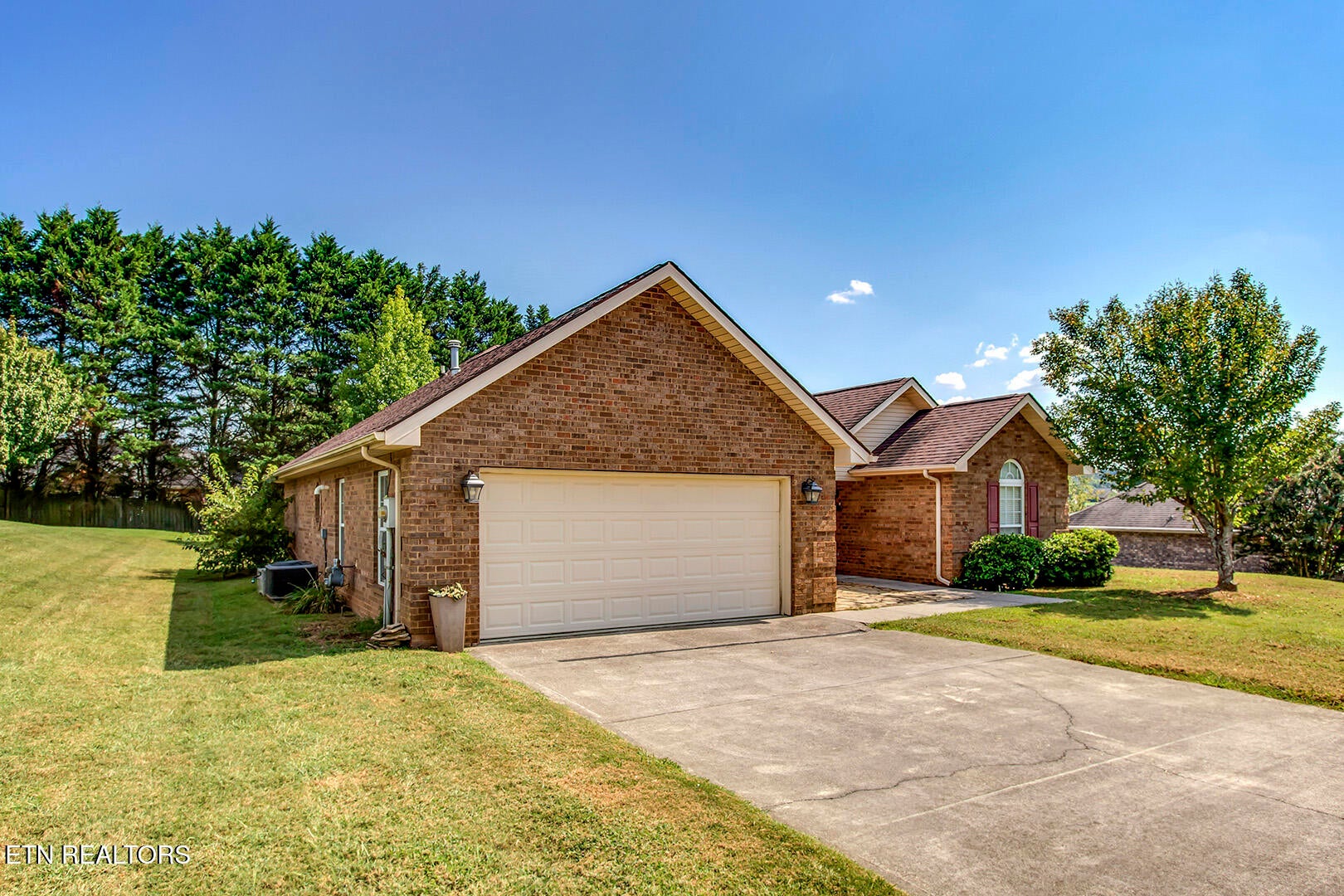 250 Edinburgh Drive